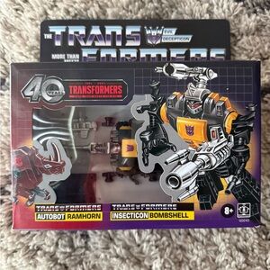 Insecticon Bombshell Toy - Black and Yellow